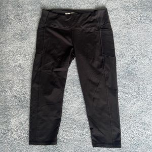 Victoria Sport Knockout Leggings. Size L.